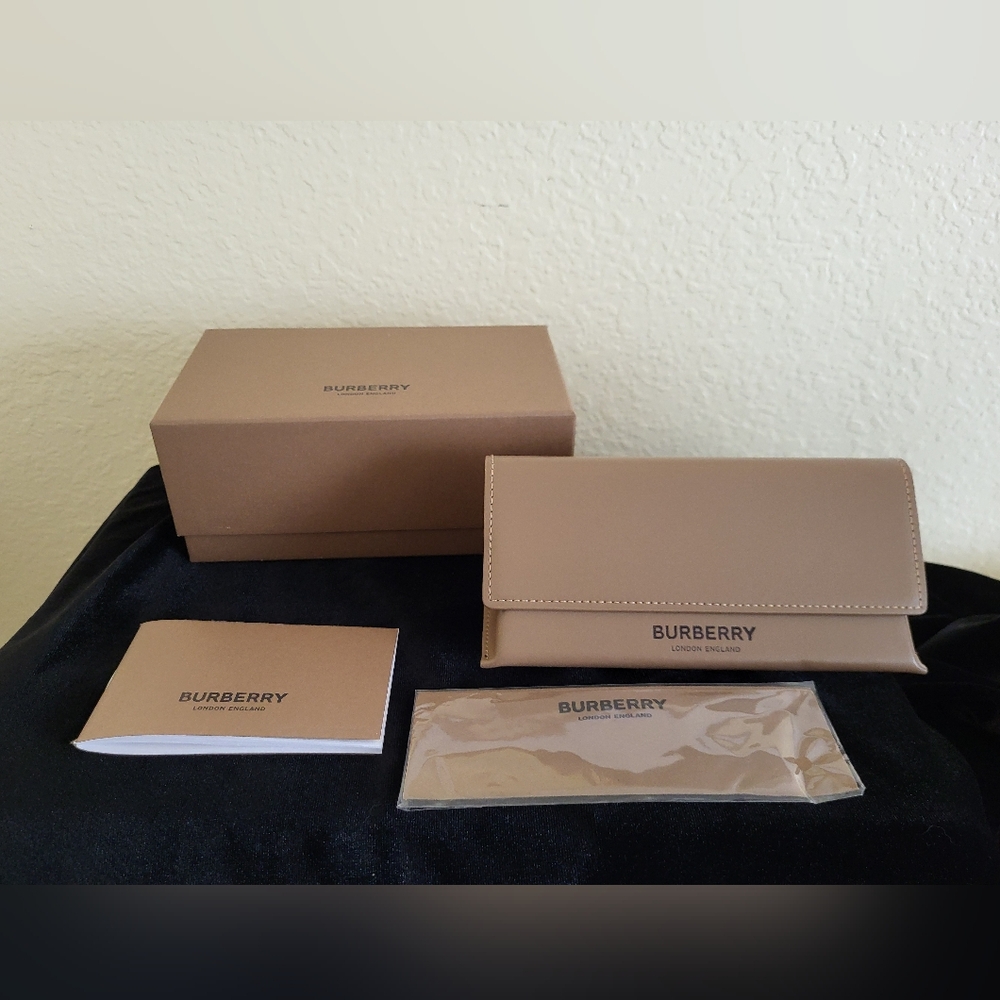 Burberry Camel Sunglasses Case